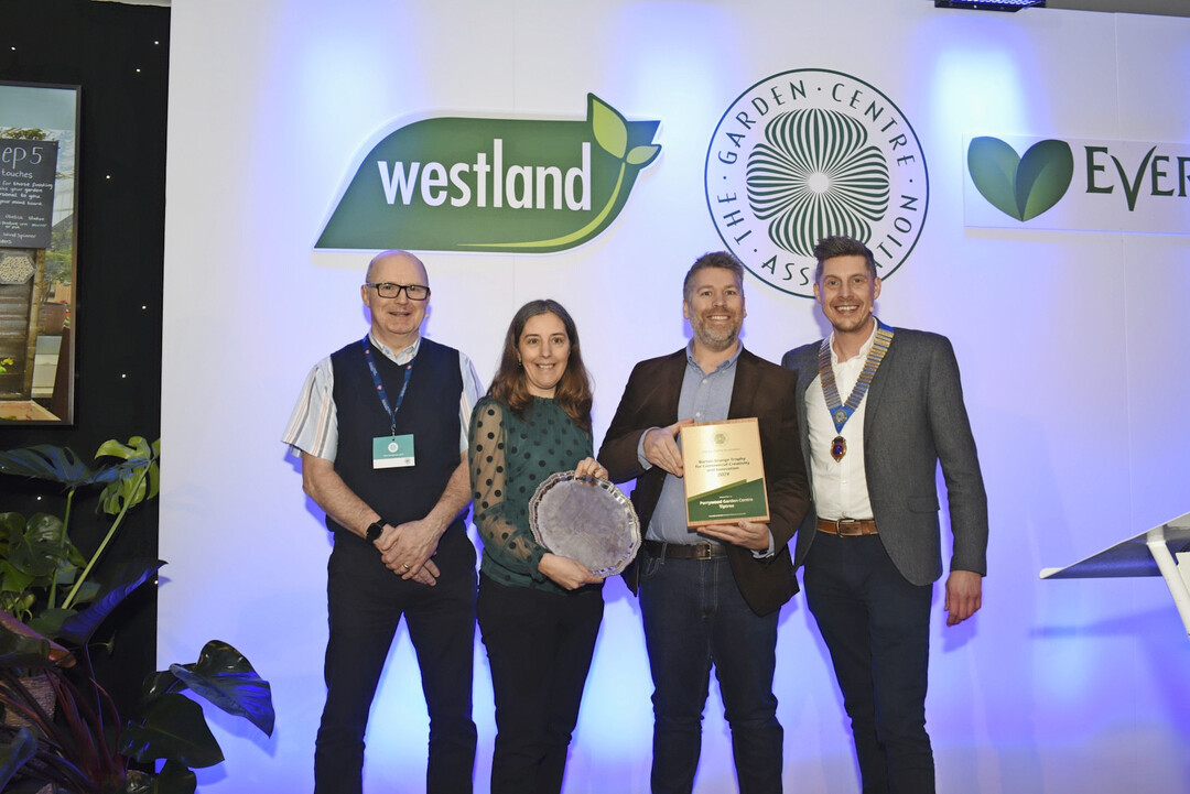 Barton Grange Award - Perrywood Tiptree 1