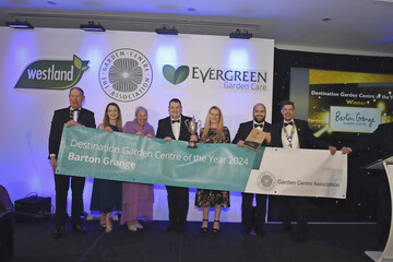 Destination Garden Centre of the Year with GCA Chairman Will Blake far right.