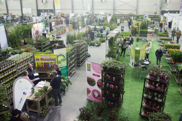 The exhibitors were satisfied with the interest shown by visitors from home and abroad. 