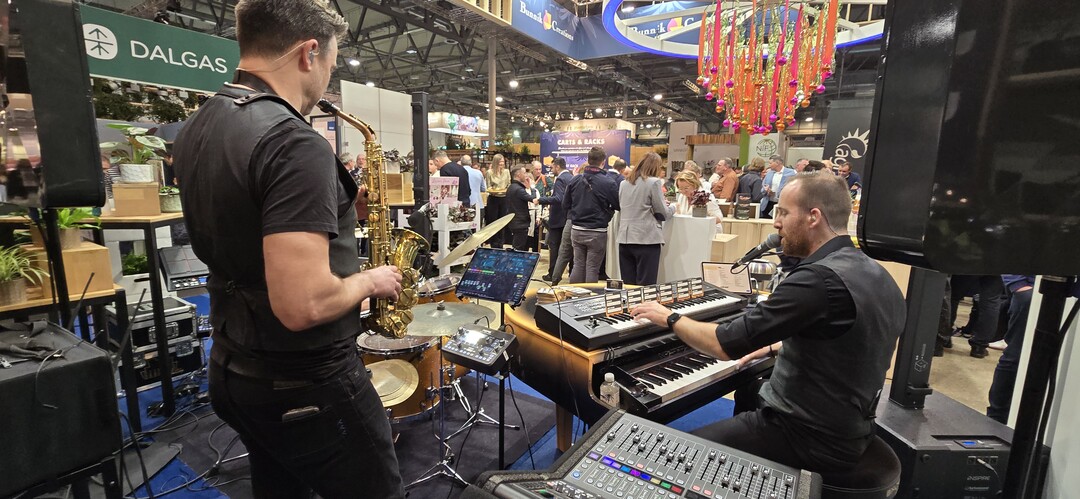 In the evening, IPM ESSEN turned into cheerful stand parties.
