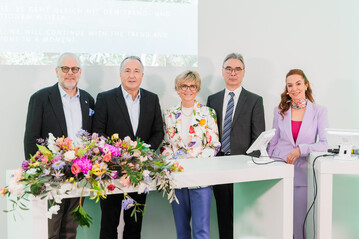 Greeted and informed the trade press in advance (from left): Klaus Gtz, President of the German Florists" Association (FDF), Oliver P. Kuhrt, Managing Director of Messe Essen GmbH, Eva Khler-Theuerkauf, President of the Central Horticultural Association (ZVG) and the North Rhine-Westphalia State Horticultural Association as well as Chairwoman of the Advisory Board of IPM ESSEN, and Klaus Gaumann, Director of Marketing, Product Management & Retail Selecta Klemm GmbH & Co. KG. with moderator Helena Felixberger.