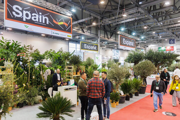 A hub for export quality: The FEPEX pavilion showcases the diverse flora of Spain�s major growing regions.