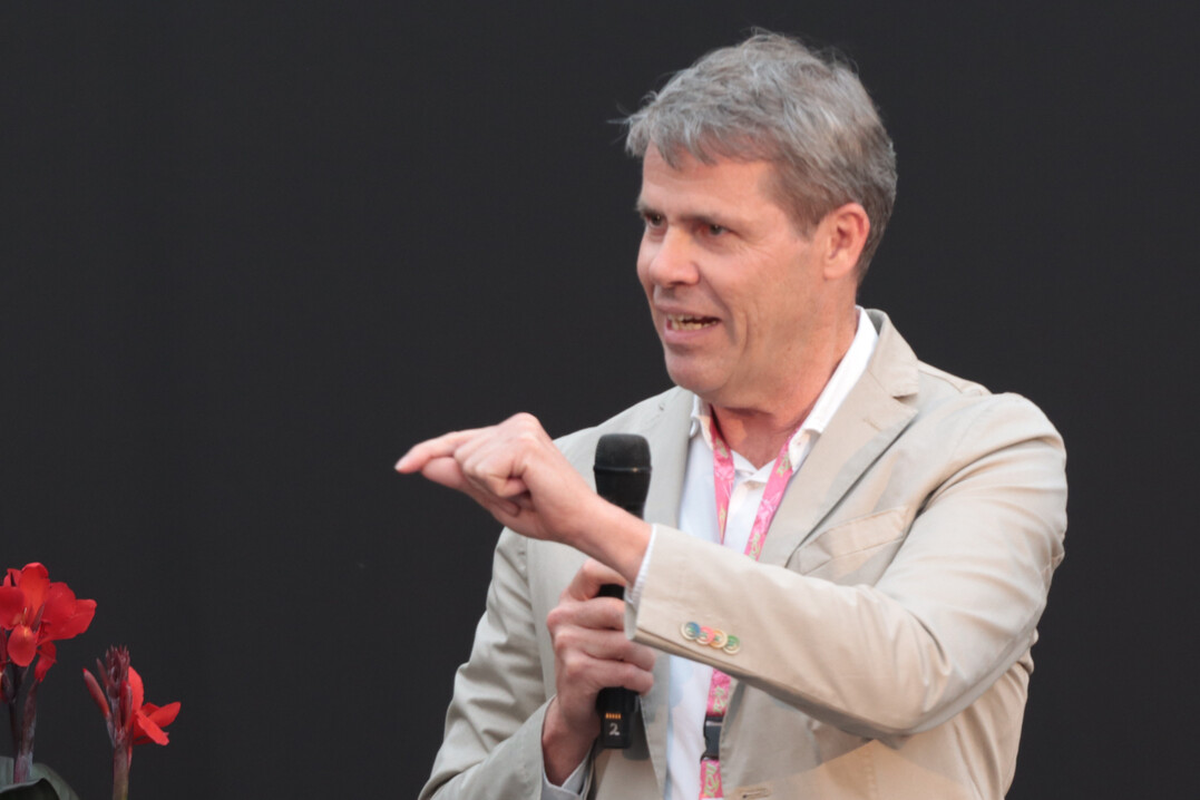 Per Klemm, CEO/owner Selecta one, spoke a few words as host of the FleuroStar event. 