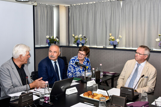 From left: Henk Raaijmakers, ENA President; Dr. István Nagy, Minister of Agriculture in Hungary and Chair of the AGRIFISH Council of the EU; Minister assistant; Dr László Orlóci, President of MDSZSZ, the Hungarian Interbranch Organisation for Ornamental Horticulture.
