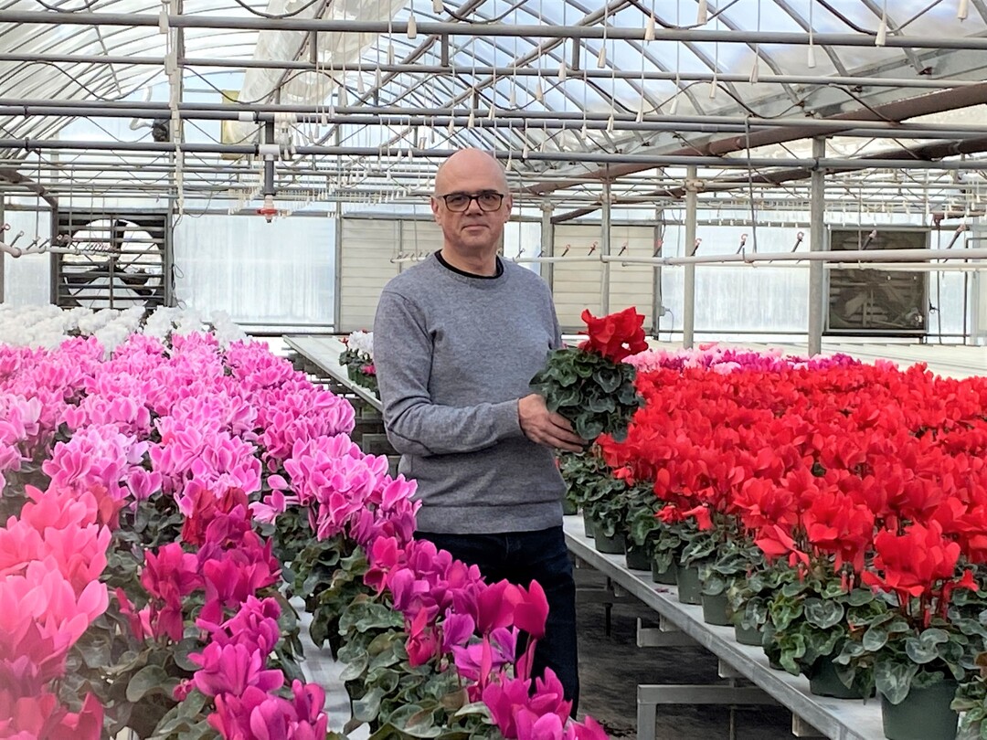  Albert Grimm: Our most serious supply problem is the lack of unskilled labor and serious greenhouse expertise alike. 