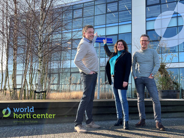 Modiform opens a new office at the World Horti Center. From left:Martijn de Bruin (Business Development Manager), Joyce Langeslag (Accountmanager propagation) and Martin van Dijk (Business Development Manager Propagation).