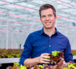 Erik Stappers is a plant specialist for vegetables at Signify. His focus is on high-wire crops and leafy greens. Erik is closely involved in projects in Western Europe and works together with the growers to create the optimal solution for their crop and situation.