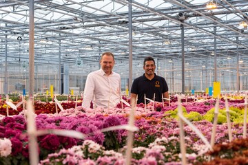  Jeroen Meeder, Sales Manager Benelux Annuals &amp; Perennials (left) and Hugo Gonzales Dupuy, Breeder Pot and Garden Mum.