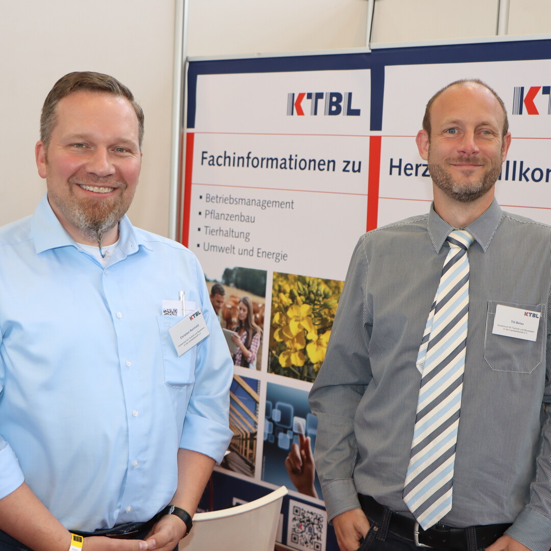 Technical information was also available at the KTBL stand from Christian Reinhold (left) and Till Belau.