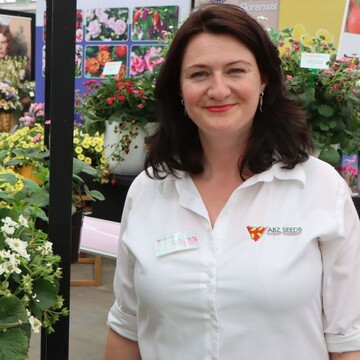 Ilona Smith is responsible for marketing at ABZ Seeds (www.abz-strawberry.com).