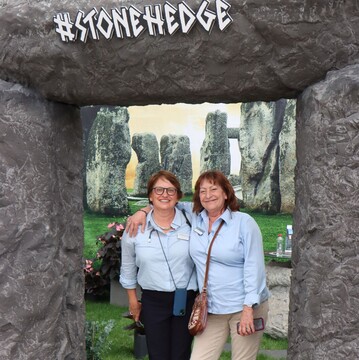 Julia Wolfschmidt (left) and Gundula Wagner from Benary