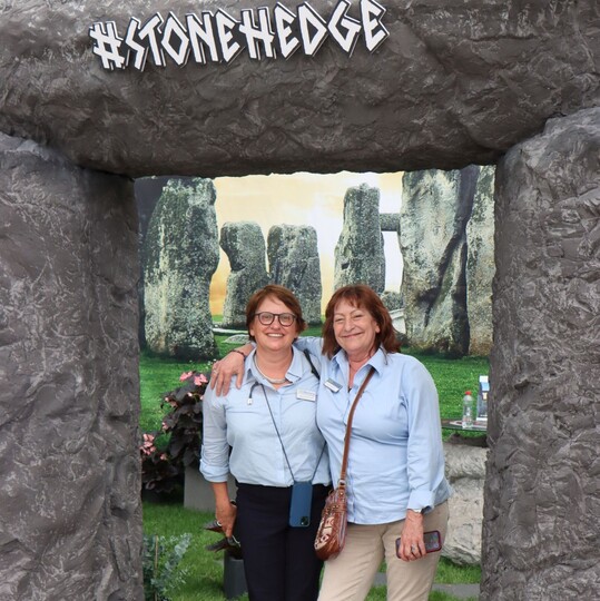 Julia Wolfschmidt (left) and Gundula Wagner from Benary