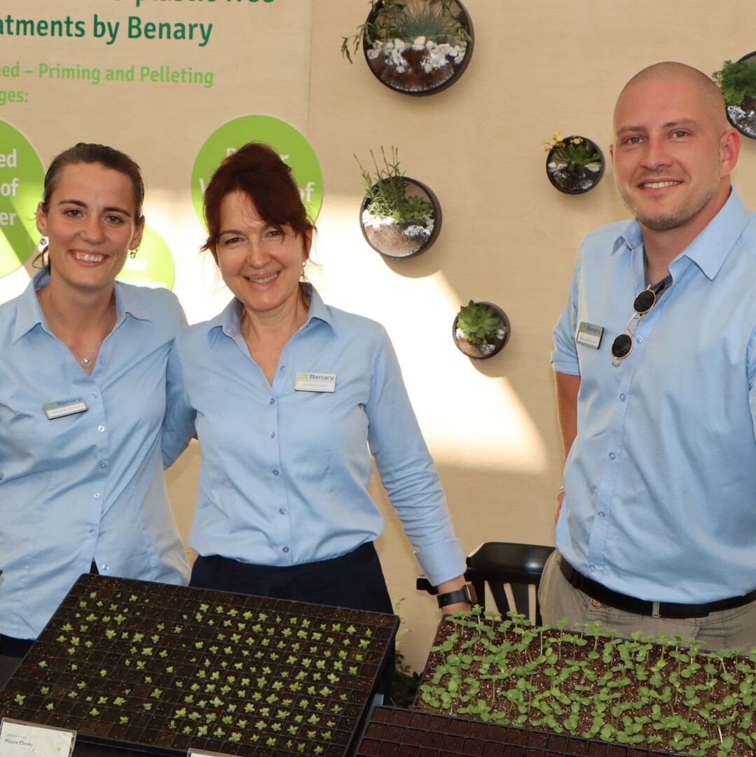 The scientific specialists at Benary ensure the high quality of the seeds. From left: Henriette Ziermann, Ina Peermann and Michael Schorsch
