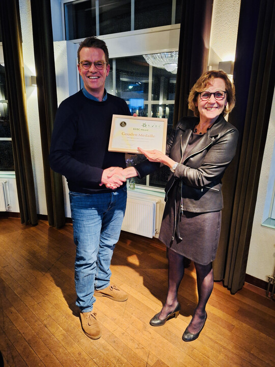 The Koninklijke Vereniging voor Boskoopse Culturen (KVBC, Royal Association for Boskoop Cultures) presented a gold medal to breeder Alex Schoemaker at its annual meeting on 6 February 2024.