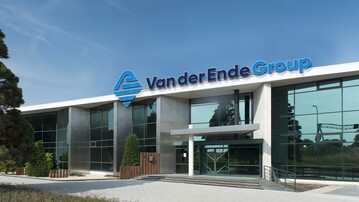 Van der Ende Groep has a new logo with a beautiful meaning. With this new logo, it is also visible that the name has changed into Van der Ende Group. This fits well with the international ambition.