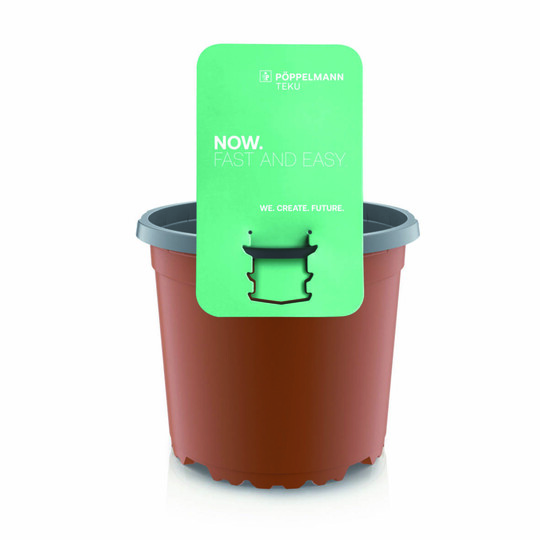 The thermoformed round pot VCG 13 K is now available with practical label slots.