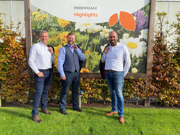 From left: Geert-Jan Aaldering, Product Manager, Schneider Youngplants; Jacob Schneider, owner, Schneider Youngplants; Tristian Bentvelsen, Managing Director Annuals, Perennials & Pot Plants EMEA, Dmmen Orange.