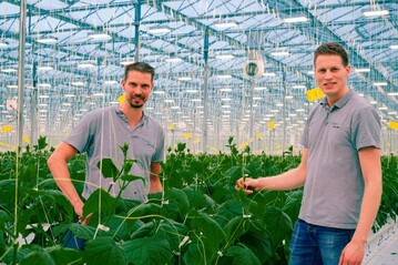 Owners and growers Kees Hendriks (left) and Stefan Wubben have high expectations of the LED installation.